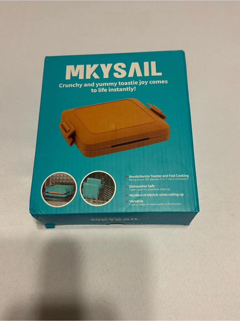Mkysail Compact microwave Sandwich / waffle Maker in Teal! NWT
